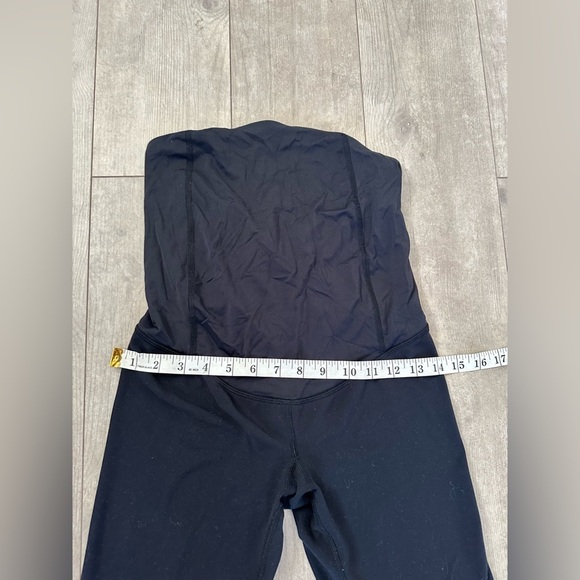 Ingrid + Isabel Maternity Active Black Leggings - Picture 6 of 9